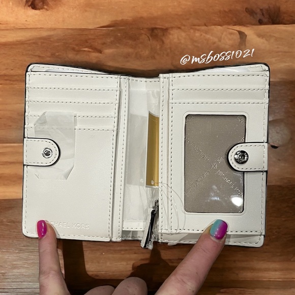 Michael Kors Aria Large Shoulder Bag + Wallet  in White/Allum NEW - Picture 7 of 10